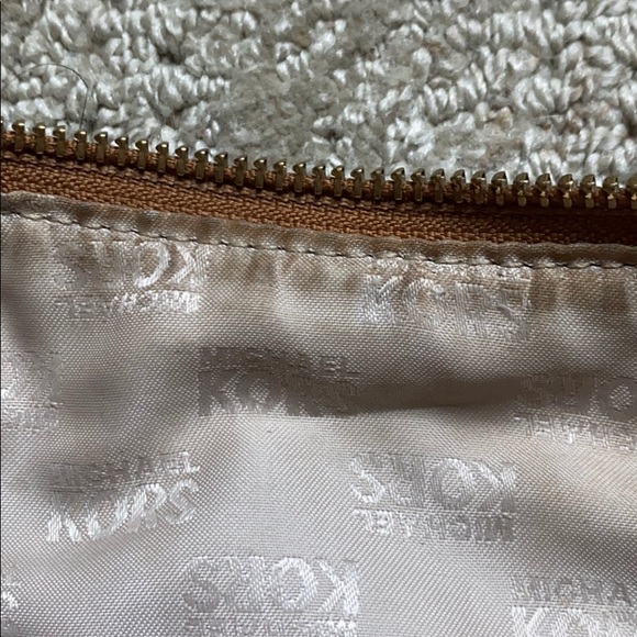 Large Michael Kors Crossbody Handbag - Picture 9 of 9